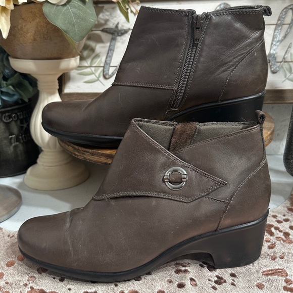 Clarks leather booties - Picture 2 of 7